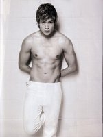 Ed Speleers nude photo