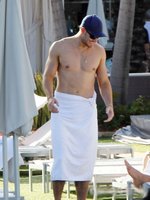 Kellan Lutz nude photo