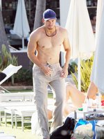 Kellan Lutz nude photo