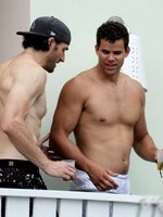 Kris Humphries nude photo