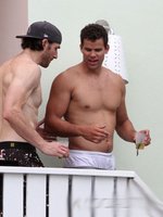 Kris Humphries nude photo