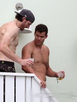 Kris Humphries nude photo