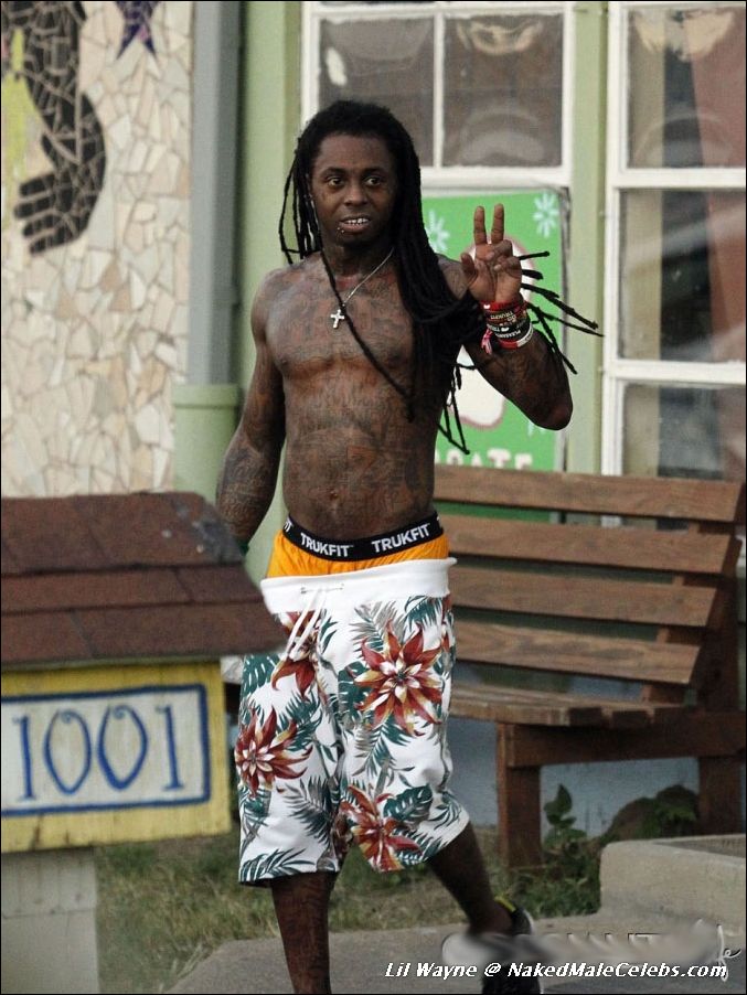 NakedMaleCelebs.com Lil Wayne nude photos.