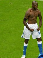 Mario Balotelli nude photo