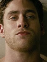 Oliver Jackson-Cohen nude photo