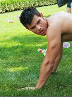 Taylor Lautner nude photo
