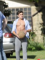 Zac Efron nude photo