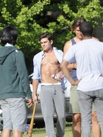 Zac Efron nude photo
