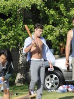 Zac Efron nude photo
