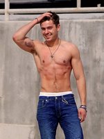 Zac Efron nude photo