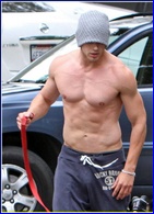 Kellan Lutz nude photo